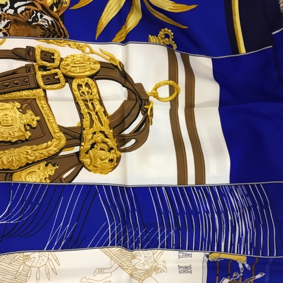 HERMÉS SCARF - Picture 6 of 10